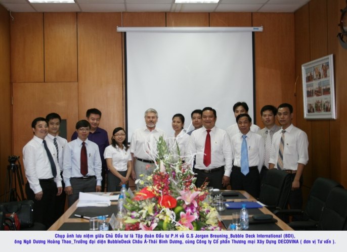 Mr. Jorgen Breuning làm việc với P.H Group Mr. Jorgen Breuning làm việc với P.H Group